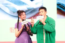 在直播间跳操的刘畊宏王婉霏：走出减肥、水煮西兰花、白煮鸡胸肉的误区图片
