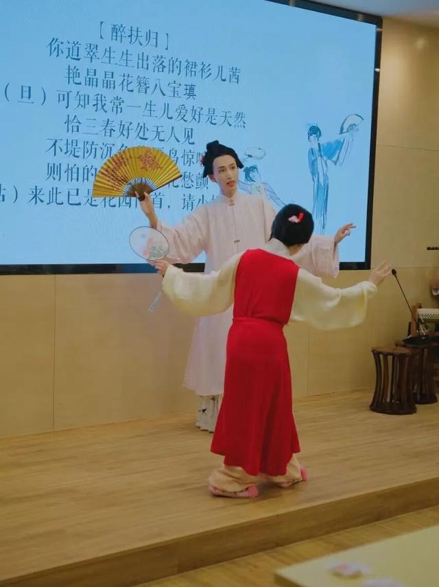 周六冲栖霞山！赏红叶+听昆曲，秋日浪漫加倍~