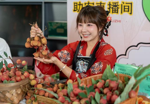 立秋，到柏桥服务区来一场国潮热舞