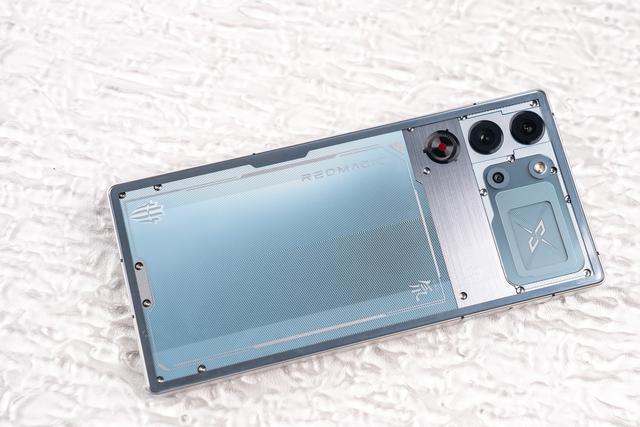 295万分！安兔兔8月性能榜揭晓：红魔10S Pro+碾压式夺冠！