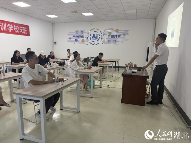 活力中国调研行丨湖北天门：上万“服二代”，电商卖全球