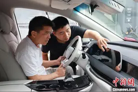 “以旧换新”促进广西汽车城汽车市场消费图片