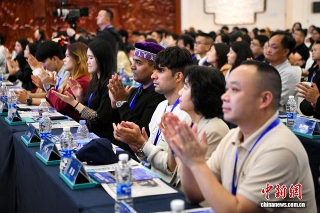 妈祖文化青年交流论坛在福建湄洲岛举行