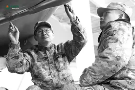 空军工程大学教员崔荣洪：将人生梦想放飞在蓝天之上图片