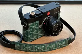 大牌包“爆改”：闲置的包包“生”出一个小包包图片