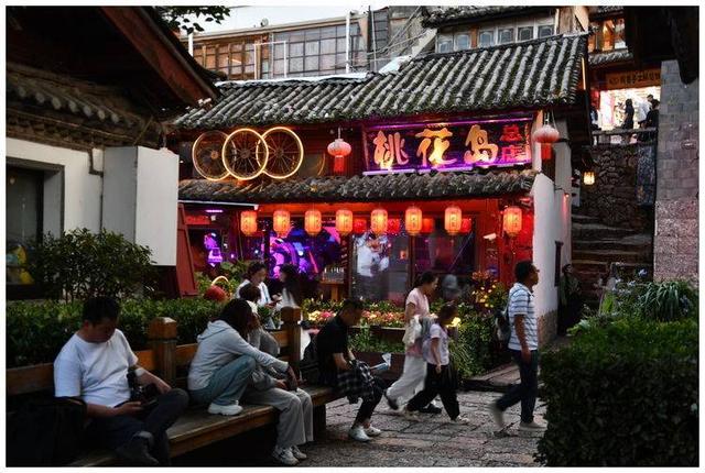 七彩云南之十三：夜走丽江古城 心中五味杂陈