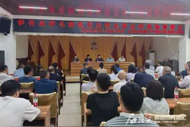 近30个品种的哈密瓜在伊吾县现场“比拼” 优胜品种将试种并推广图片