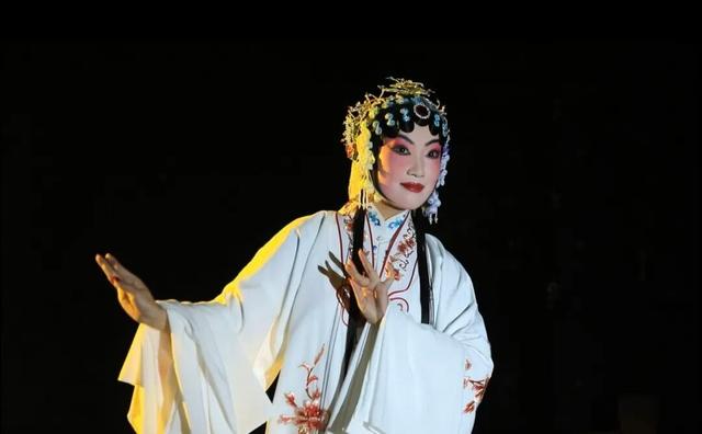 入画观演+共放河灯！中秋来海淀公园，赴“盛世畅春”——