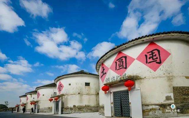 沪牌大军集体出动！这里堵车堵到猪肝红！出门导航1个半小时，实际开车4小时