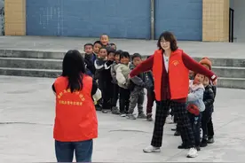 报效祖国 建功西部丨“江浙沪独生女”来石棉当志愿者，一干就是近4年图片
