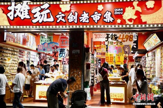 福建泉州千年古街烟火味浓