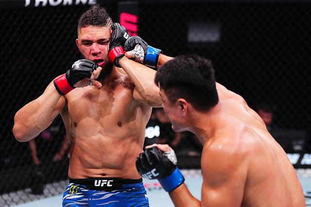 UFC上海站火爆收官