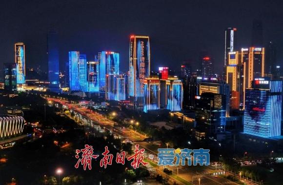 2025济南国际泉水节主题灯光秀点亮经十路