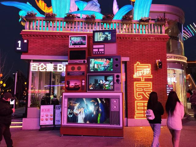 郑州这9个超火街区你逛过吗？公交直达→