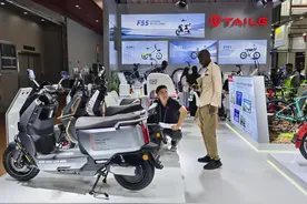 New energy electric vehicles shine at the Canton Fair, highlighting innovative strength of China's manufacturing industry图片