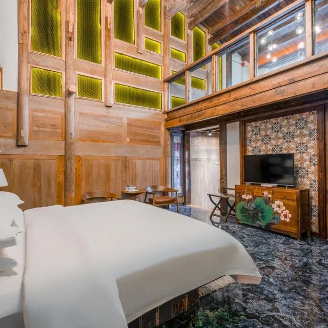 载誉前行！贵州十二背后荣膺行业重磅奖项！