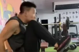 95后脑瘫小伙自己理发、健身锻炼走红，当事人：新年愿望是给父亲买一台摩托车图片