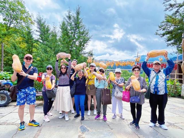 上饶迎来十余支海外旅行团，自在山水引客来!