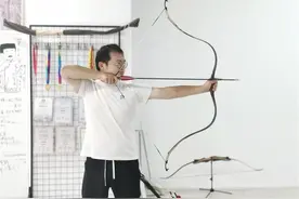 拈支穿云箭，弯弓射长风！岛城这名“95后”对中国传统弓箭着了迷图片