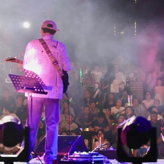 “京江花月ye”点燃镇江的夜空