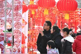 新春走基层｜烟火升腾年味浓 节日市场活力足图片
