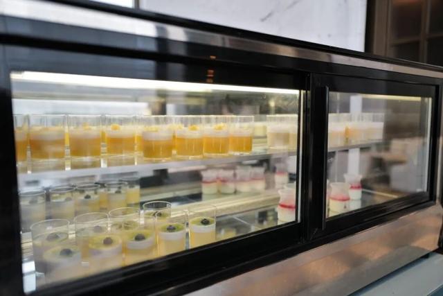 洲际行政酒廊的天花板，是这家？