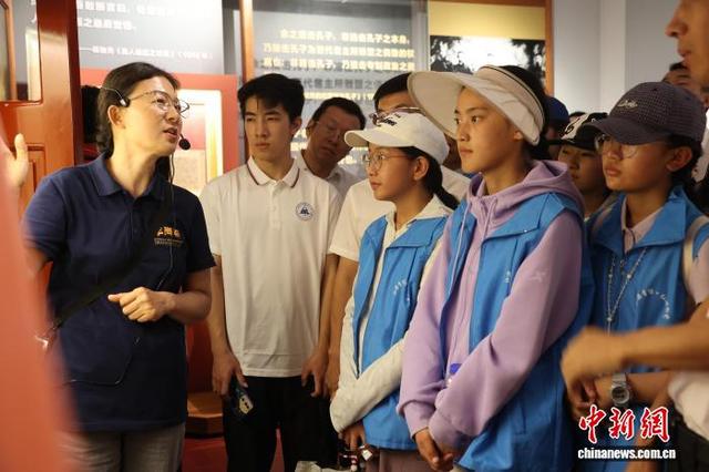 青海玉树青少年北京行：感悟中华悠久历史 追寻红色印记
