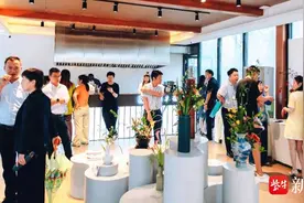 扬州新城半逻湾香草园开园，再现唐朝诗人刘长卿名句“半逻莺满树”意境图片