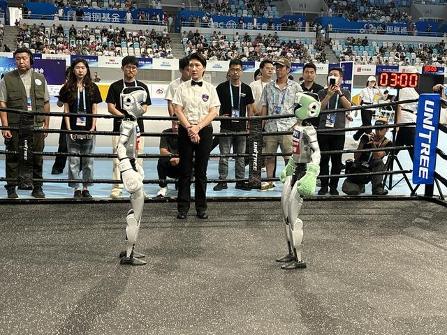 世界人形机器人运动会复盘：全自主突围与380亿“赛场经济”崛起