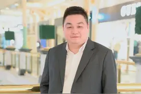 百位华商预见2025｜刘少毅：开发数字化平台为中泰企业服务图片