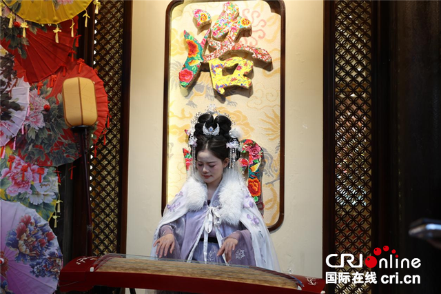 这里藏着中国最硬核的浪漫！外国网红狂赞：“洛阳，不愧是你！”