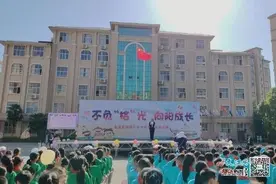 金溪县锦绣小学举行四年级十岁集体生日会（图）图片
