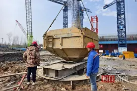 “一天一根桩”，武汉汉南长江大桥北岸进入承台施工阶段图片