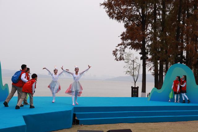 把舞台搬进东湖山水，东湖风景区举办“大思政课”主题展演，让东湖历史“活”起来