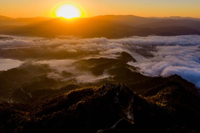 福地怀化·风物季｜云海流金醉洪江——洪江区密岩尖观日出掠影