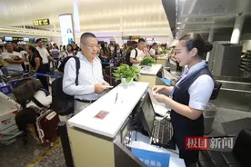 日均进出港近200班，南航湖北全力保障暑运图片