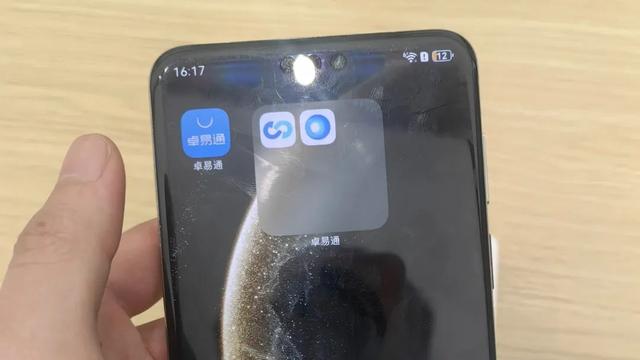 余承东说纯血鸿蒙已过“生死线”，又为何默默开放系统“降级”通道？