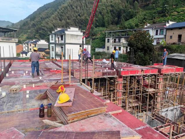 【早安，黄山】黄山用心服务八方客 ‖ 齐云山度假区单日游客量突破6万人次