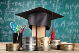 大学生活费给多少合适？1000-3000元都有！相比“给多少”，“花哪儿了”更值得关注｜民生调查图片