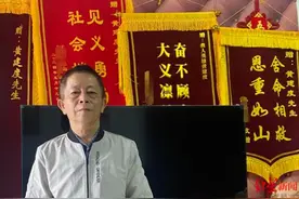 还记得高速上跪下拦车的大叔吗？最新消息来了图片