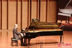 匈牙利钢琴音乐家阿莱克斯•西拉西专场音乐会在榕举办图片