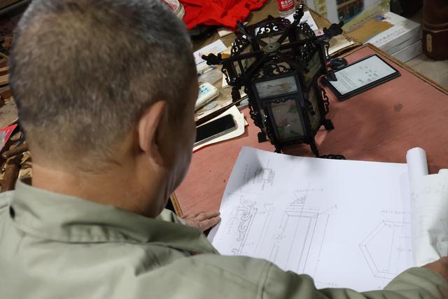 红灯厂火了，再访老职工郭燕青：传承文化要像点宫灯一样薪火不息