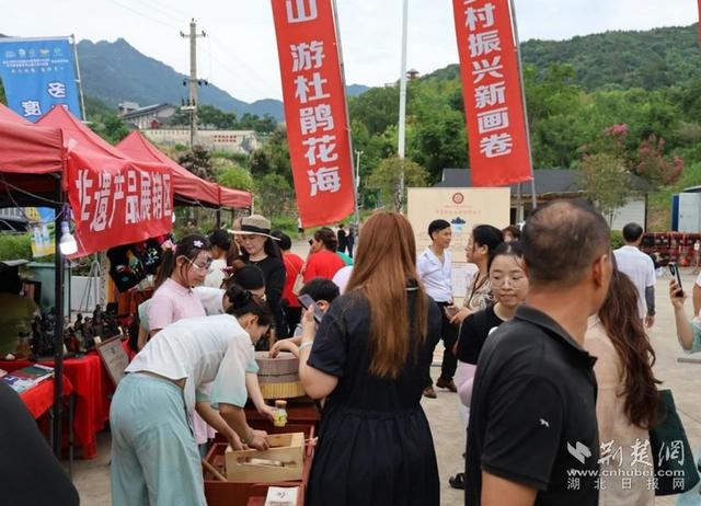 浠水“村晚”火出圈 引爆文旅热潮