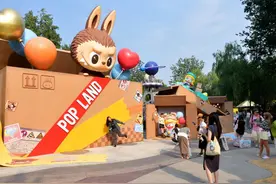 泡泡玛特首度披露乐园运营数据：首月接待10万人次，二次消费占比72%图片