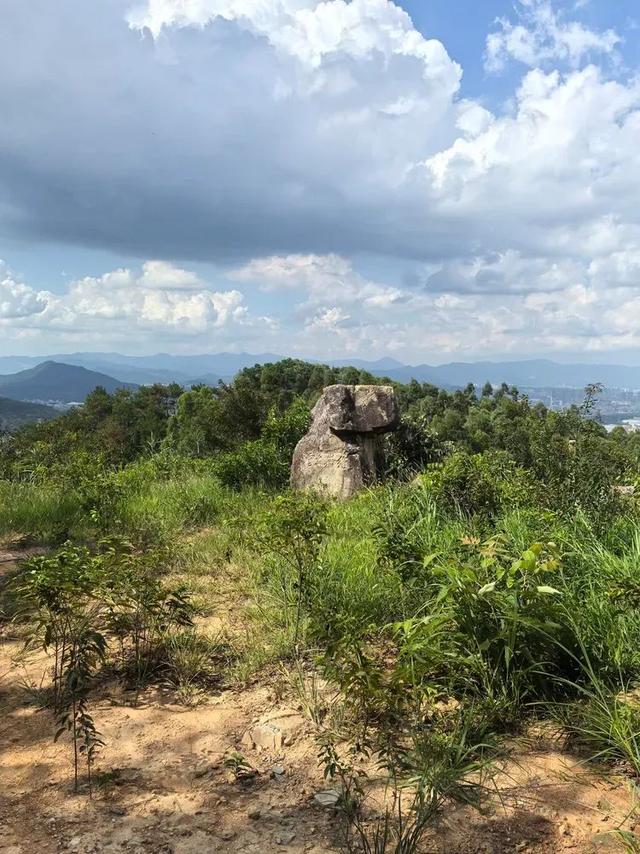 探秘同安：豪岭山寻“祈雨道场石”遇雨