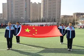 春启新程迎旭日 学开新篇绘宏图丨泰安市崇信学校举行2025年新学期开学典礼暨思政教育第一课图片