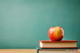 工人日报关注非升即走：有高校设定过高目标，老师未达要求不续聘图片