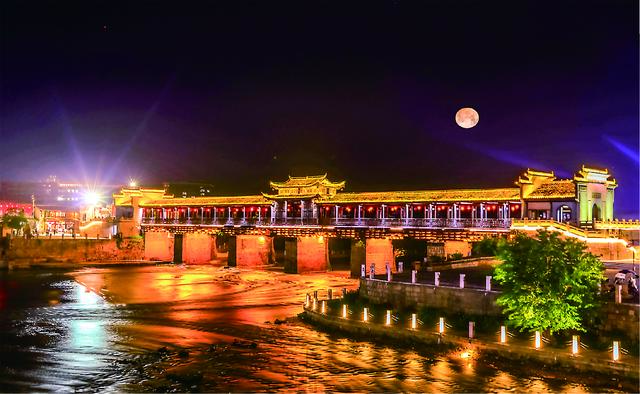 在江西黎川，触摸一座“呼吸着”的古城