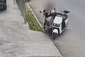 揭阳老人骑车睡着撞路边车摔断6根肋骨，对方主动给两千，律师：老人主责，路边车次责图片