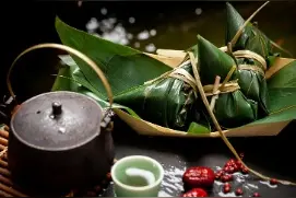 女子用高压锅煮粽子突发爆炸，全身多处被炸伤图片